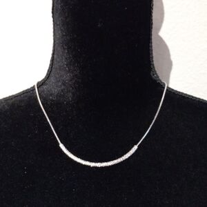 NWOT Gorgeous silver thin tube necklace with extender